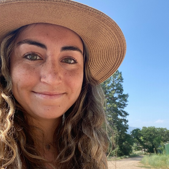 Meet your Posher, Julia - Picture 1 of 1